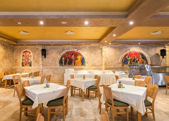 Хотел балнео и аура 3*