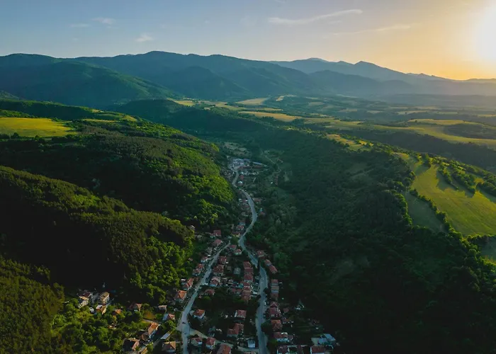 Хотел балнео и аура 3*