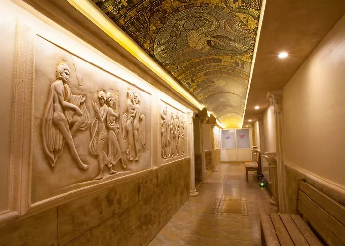 Хотел балнео и аура